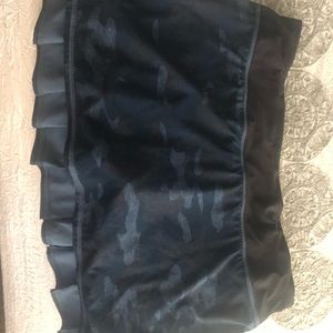 12 regular Lululemon skirt